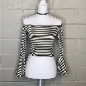 ✨Dolls kill top✨